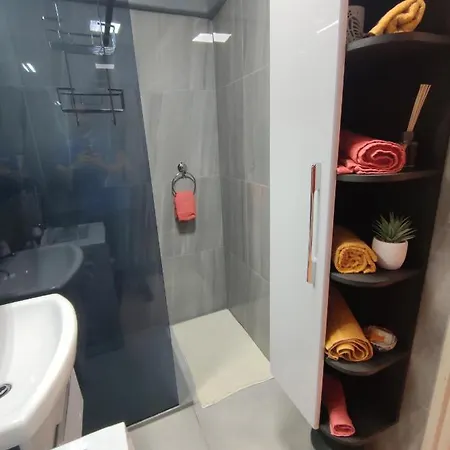 Under The Sky Lejlighed