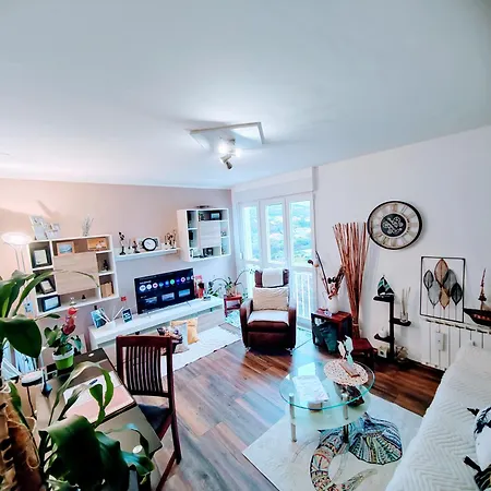 Under The Sky דירה *