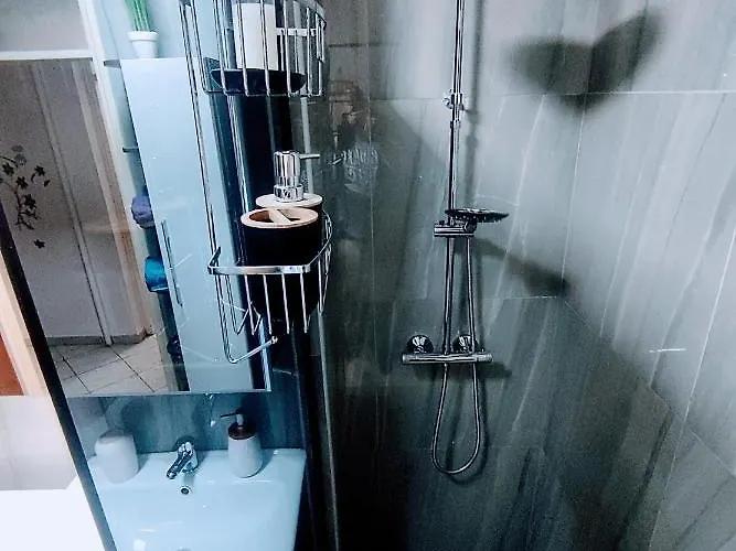 Under The Sky 아파트 리예카