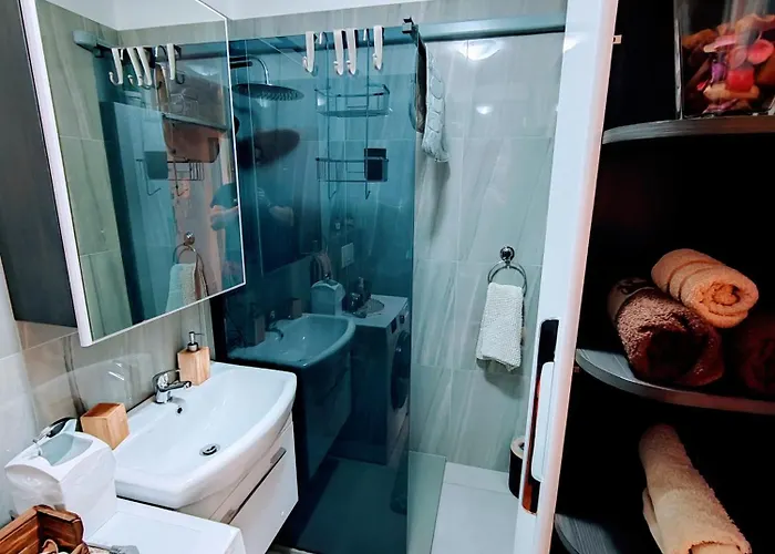 아파트 Under The Sky