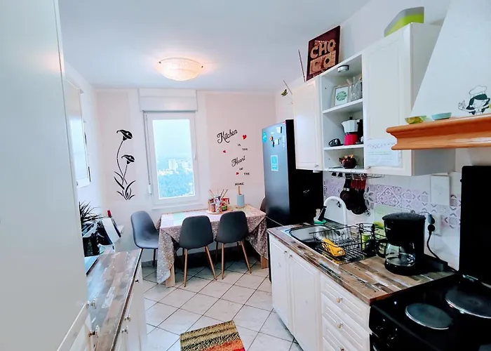 Under The Sky 아파트 *